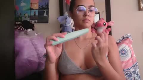 triana_bell online show from April 2026 04:12:02 PM