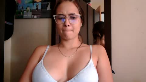 Snapshot of triana_bell chatting on June 2026 05:58:02 PM triana_bell online show from June 2026 05:58:02 PM