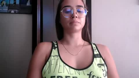 Snapshot of triana_bell chatting on July 2026 06:10:02 PM triana_bell online show from July 2026 06:10:02 PM