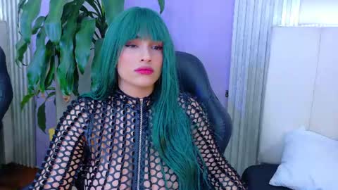 triana_crimson online show from June 2026 12:54:01 AM