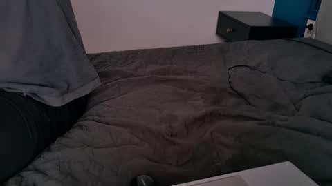 Snapshot of tribu3000 chatting on October 2025 10:24:01 AM MudSlav online show from October 2025 10:24:01 AM