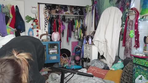 Cassie online show from February 2025 07:25:01 PM