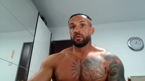 Snapshot of tridentmuscles chatting on November 2025 11:18:02 PM tridentmuscles online show from November 2025 11:18:02 PM