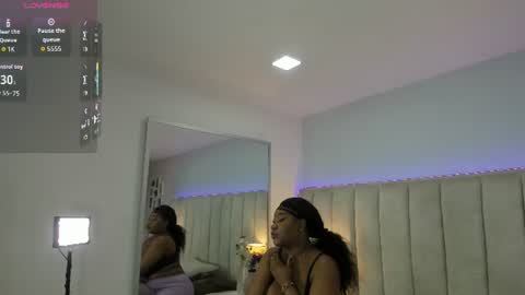 Triexi Mars online show from July 2026 01:03:01 PM
