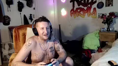 trillnonymau5 online show from December 2024 03:43:01 AM