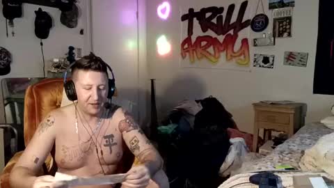 trillnonymau5 online show from December 2024 11:07:02 PM