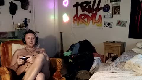 trillnonymau5 online show from December 2024 02:23:01 AM