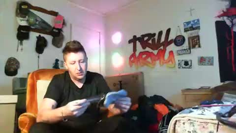 trillnonymau5 online show from January 2025 01:41:02 PM