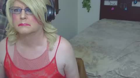 Trina Tushy Deluxe online show from September 2025 03:01:01 AM