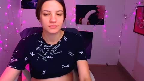 Snapshot of triniti_love chatting on December 2024 06:21:01 AM Trinity online show from December 2024 06:21:01 AM