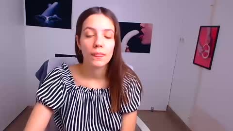 Snapshot of triniti_love chatting on December 2024 09:50:01 AM Trinity online show from December 2024 09:50:01 AM