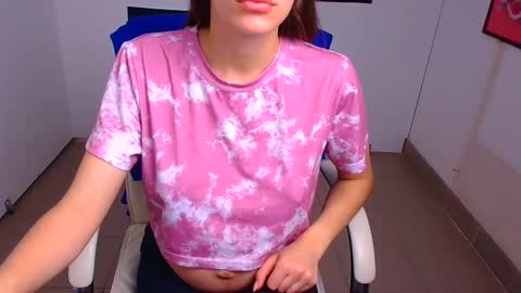 Snapshot of triniti_love chatting on January 2025 09:41:01 AM Trinity online show from January 2025 09:41:01 AM