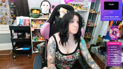 Snapshot of trinitykatze chatting on October 2025 08:20:02 PM Trin Kat pet online show from October 2025 08:20:02 PM