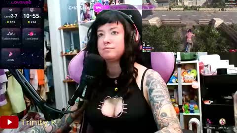 Snapshot of trinitykatze chatting on February 2026 06:08:02 PM Trin Kat pet online show from February 2026 06:08:02 PM