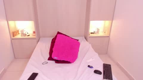 TRISHA online show from November 2025 04:12:01 AM