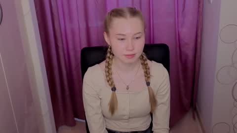 Snapshot of tristaaluarez chatting on February 2026 11:14:01 AM Lana online show from February 2026 11:14:01 AM