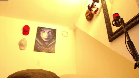 trixx_01 online show from November 2025 09:07:02 AM