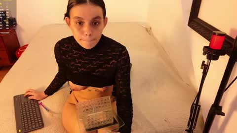 trixx_01 online show from November 2025 12:49:01 AM