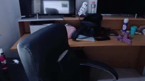 Snapshot of trixxiee_ chatting on December 2024 02:25:02 AM trixxiee_ online show from December 2024 02:25:02 AM