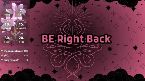 Snapshot of trixxiee_ chatting on February 2025 11:32:02 PM trixxiee_ online show from February 2025 11:32:02 PM