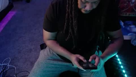 Snapshot of trmdstrong chatting on November 2025 09:57:01 AM Trmdstrong online show from November 2025 09:57:01 AM