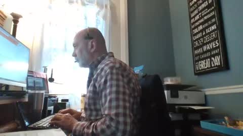 Snapshot of trodgers136 chatting on February 2025 09:22:01 PM TRodgers online show from February 2025 09:22:01 PM