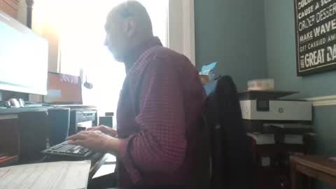 Snapshot of trodgers136 chatting on February 2025 02:02:01 PM TRodgers online show from February 2025 02:02:01 PM