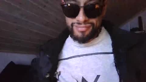 Snapshot of tropppel888 chatting on November 2025 02:45:01 AM Open minded - Hetro - Male online show from November 2025 02:45:01 AM