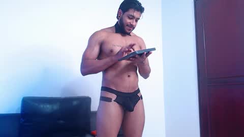 Snapshot of troy_lee1 chatting on December 2025 04:58:01 PM online show from December 2025 04:58:01 PM