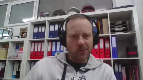 truble_78 online show from February 2025 05:04:01 PM