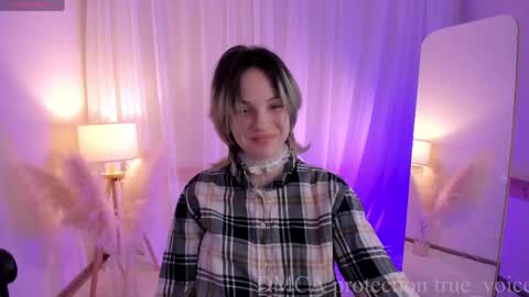 Snapshot of true_voice chatting on April 2026 05:18:02 AM Emma online show from April 2026 05:18:02 AM