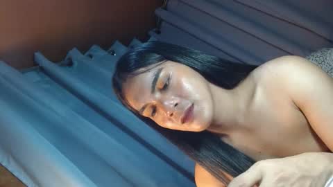 Goddess Mira online show from November 2025 12:27:01 PM