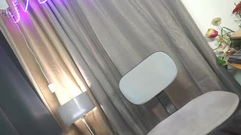 Chloe online show from February 2025 10:26:01 AM