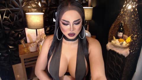 Snapshot of tsdarkdevon chatting on January 2025 04:18:01 AM tsdarkdevon online show from January 2025 04:18:01 AM