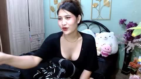 Snapshot of tsempress chatting on January 2025 09:43:01 PM SHENA online show from January 2025 09:43:01 PM