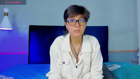 Snapshot of tsuki_maru chatting on November 2025 08:21:02 PM Maru online show from November 2025 08:21:02 PM