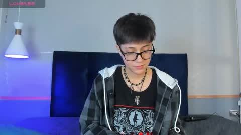 Snapshot of tsuki_maru chatting on November 2025 09:14:01 PM Maru online show from November 2025 09:14:01 PM