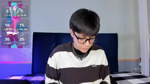 Snapshot of tsuki_maru chatting on November 2025 08:52:02 PM Maru online show from November 2025 08:52:02 PM