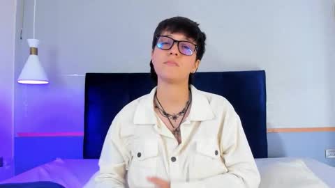 Snapshot of tsuki_maru chatting on December 2025 08:27:01 PM Maru online show from December 2025 08:27:01 PM