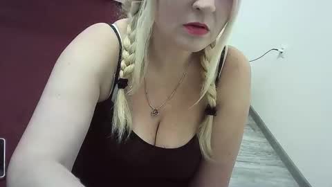 Snapshot of ttrnynela chatting on November 2025 07:03:01 AM Ttrnynela online show from November 2025 07:03:01 AM