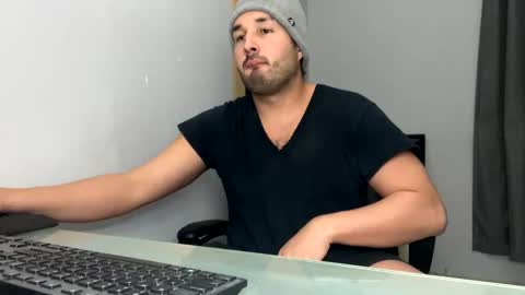 Snapshot of tuamante000 chatting on December 2024 05:05:02 AM Stimulation make me Cum in Public or in Pvt online show from December 2024 05:05:02 AM