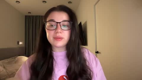 Snapshot of tutti_frutti_ chatting on May 2026 08:32:01 PM Ariana online show from May 2026 08:32:01 PM