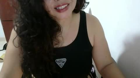 tuzusy online show from May 2026 01:38:02 PM