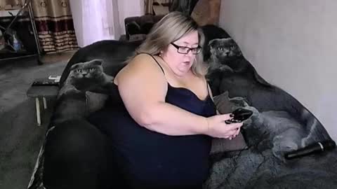 Lana online show from November 2025 02:00:02 AM