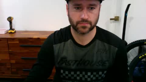 twattickler96 online show from November 2025 05:46:02 PM