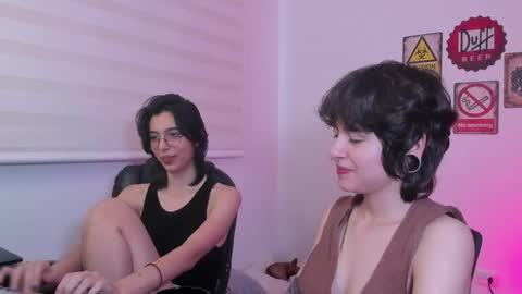 Eve  Lili online show from April 2026 09:39:01 PM