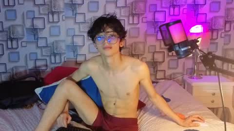 Snapshot of twink_sebas7 chatting on April 2026 05:30:01 PM Sebastin online show from April 2026 05:30:01 PM