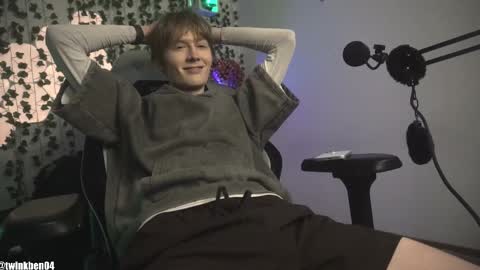 Ben online show from October 2025 07:58:01 PM