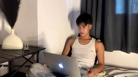 Snapshot of twinker8inches chatting on July 2026 07:34:01 AM CLARK online show from July 2026 07:34:01 AM