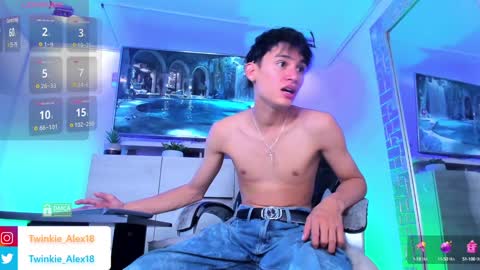 Snapshot of twinkie_alex18 chatting on December 2024 09:28:01 PM T W I N K I E A L E X online show from December 2024 09:28:01 PM